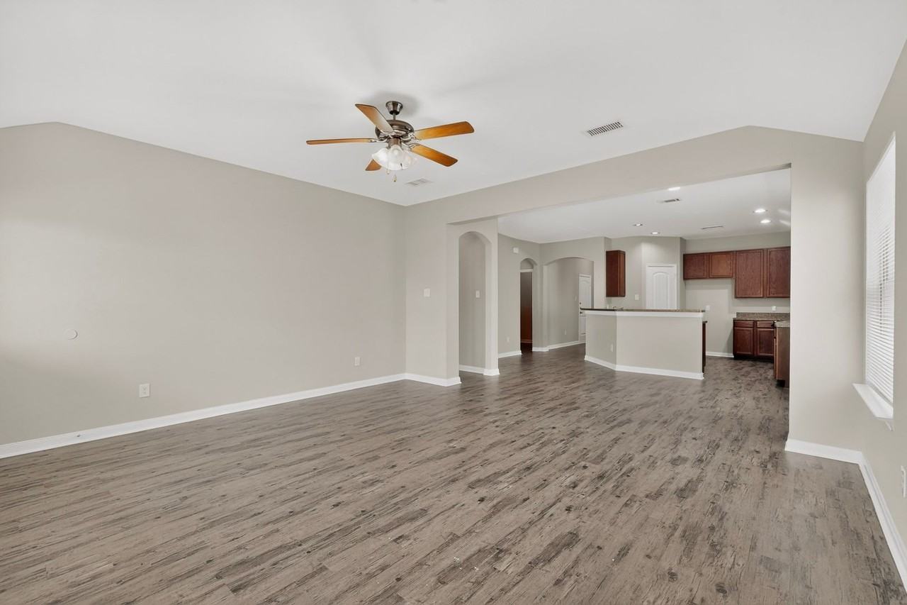 2939 Saint Bernard Dr - Photo 7 of 41