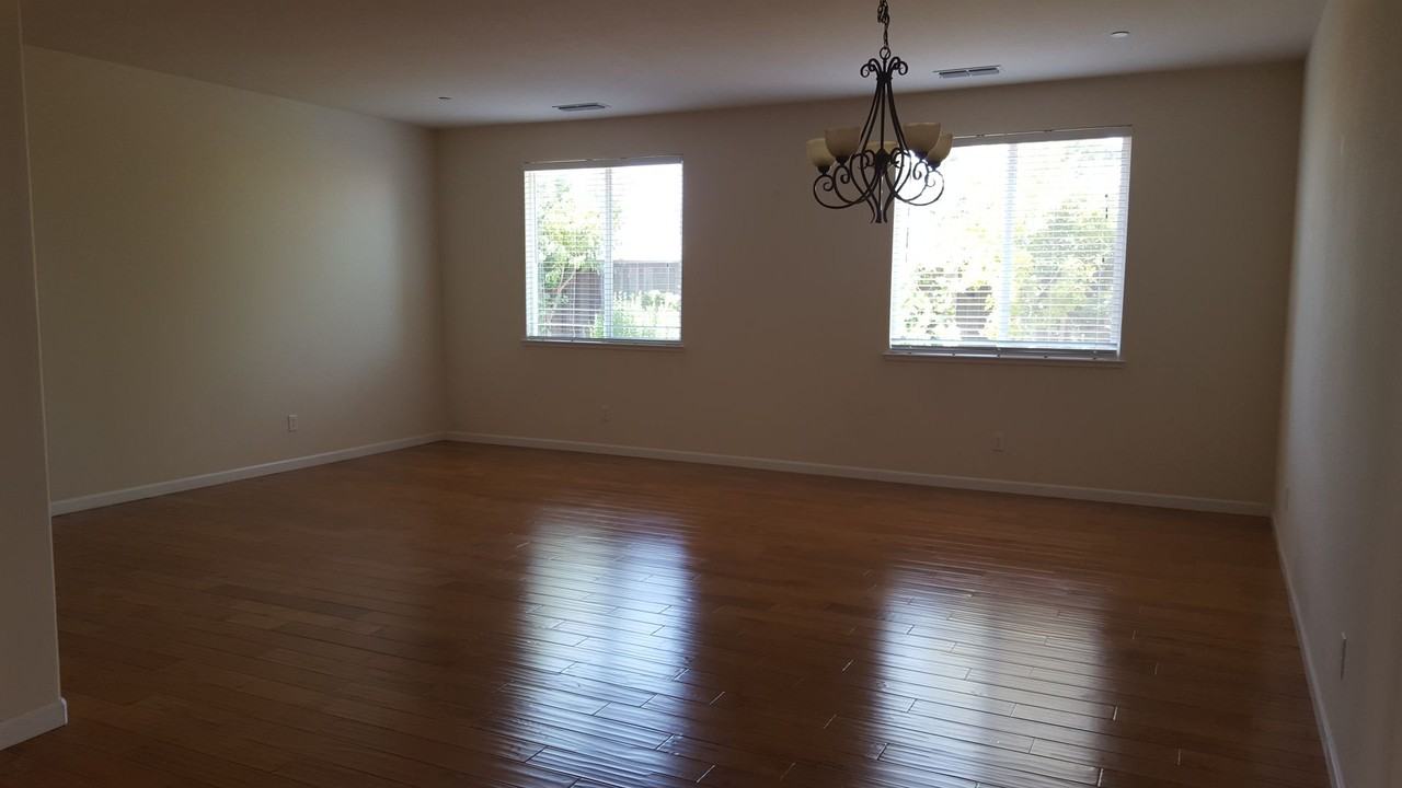 2355 Galvin Way - Photo 3 of 13