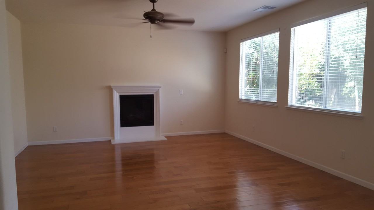 2355 Galvin Way - Photo 4 of 13