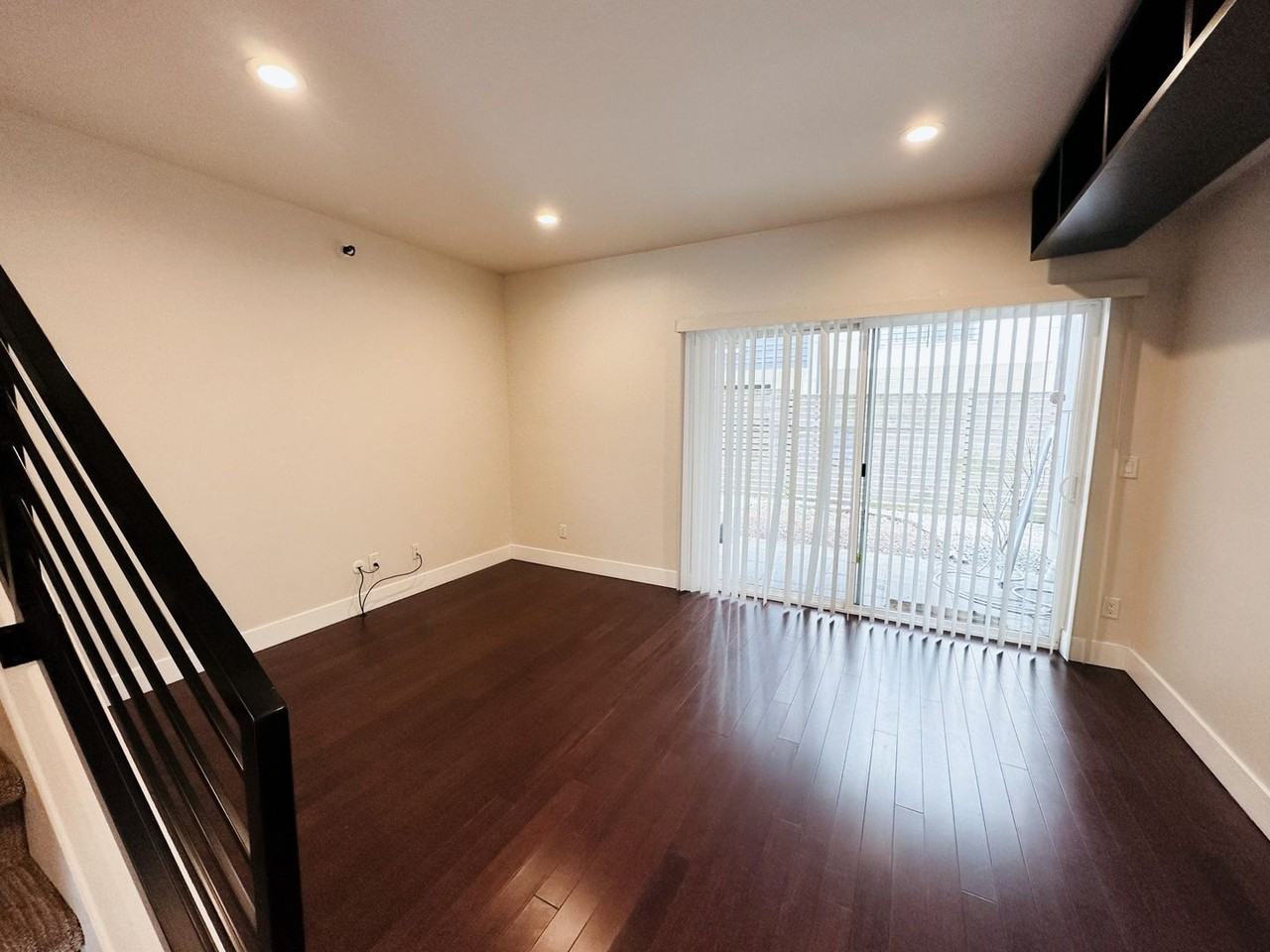 552 S Cloverdale St #C - Photo 4 of 21