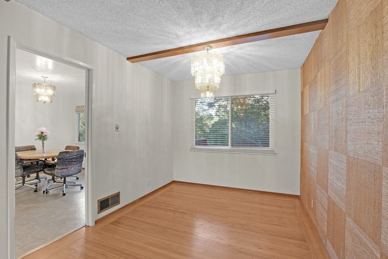 230 Lowell Ave - Photo 5 of 28