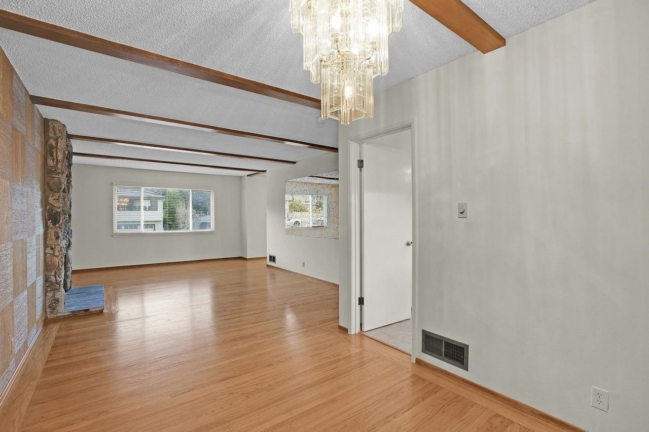 230 Lowell Ave - Photo 6 of 28