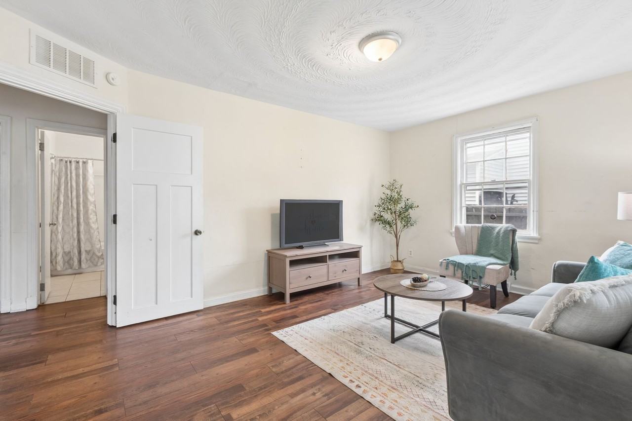 3311 Dartmouth St - Photo 6 of 47