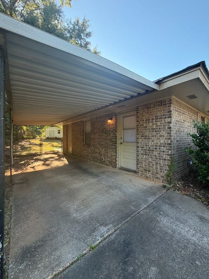 465 Mulligan Dr - Photo 2 of 18
