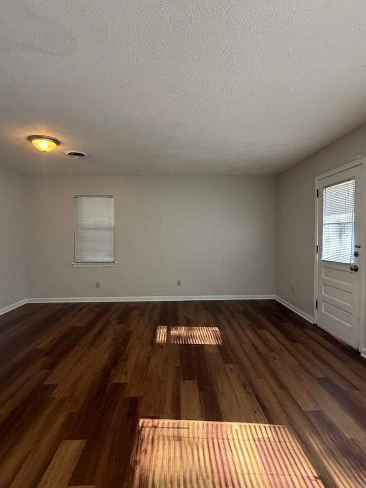 465 Mulligan Dr - Photo 5 of 18