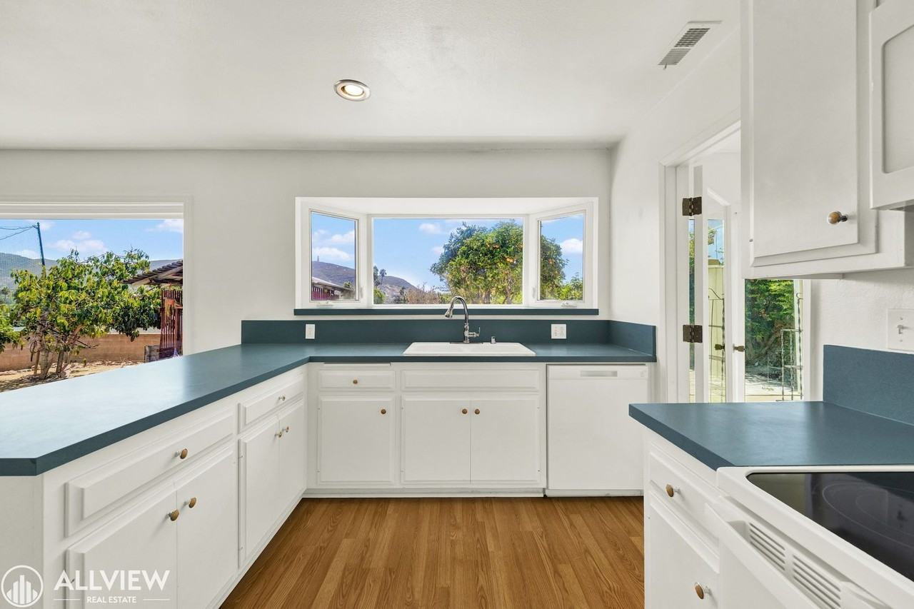 1663 La Tierra Ln - Photo 5 of 50