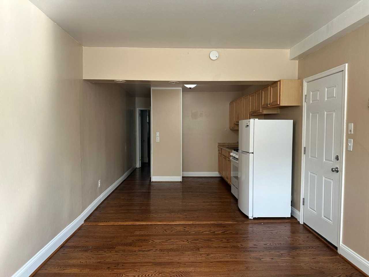 2907 Saint Paul St - Photo 2 of 14