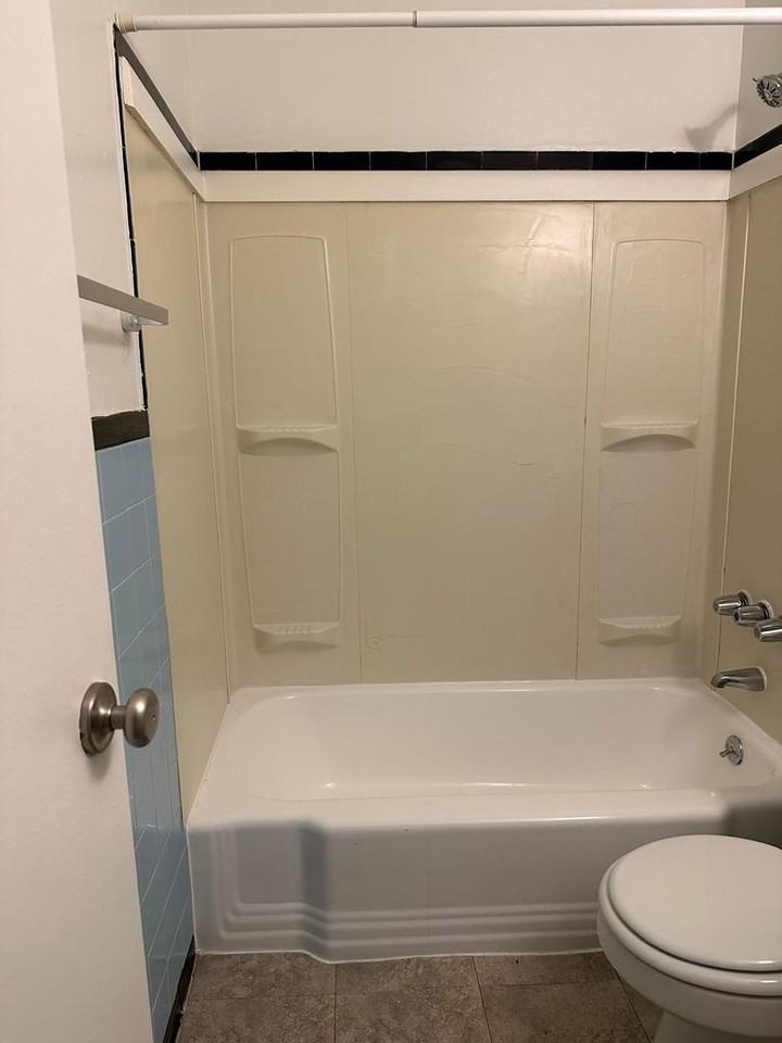 2907 Saint Paul St - Photo 4 of 14