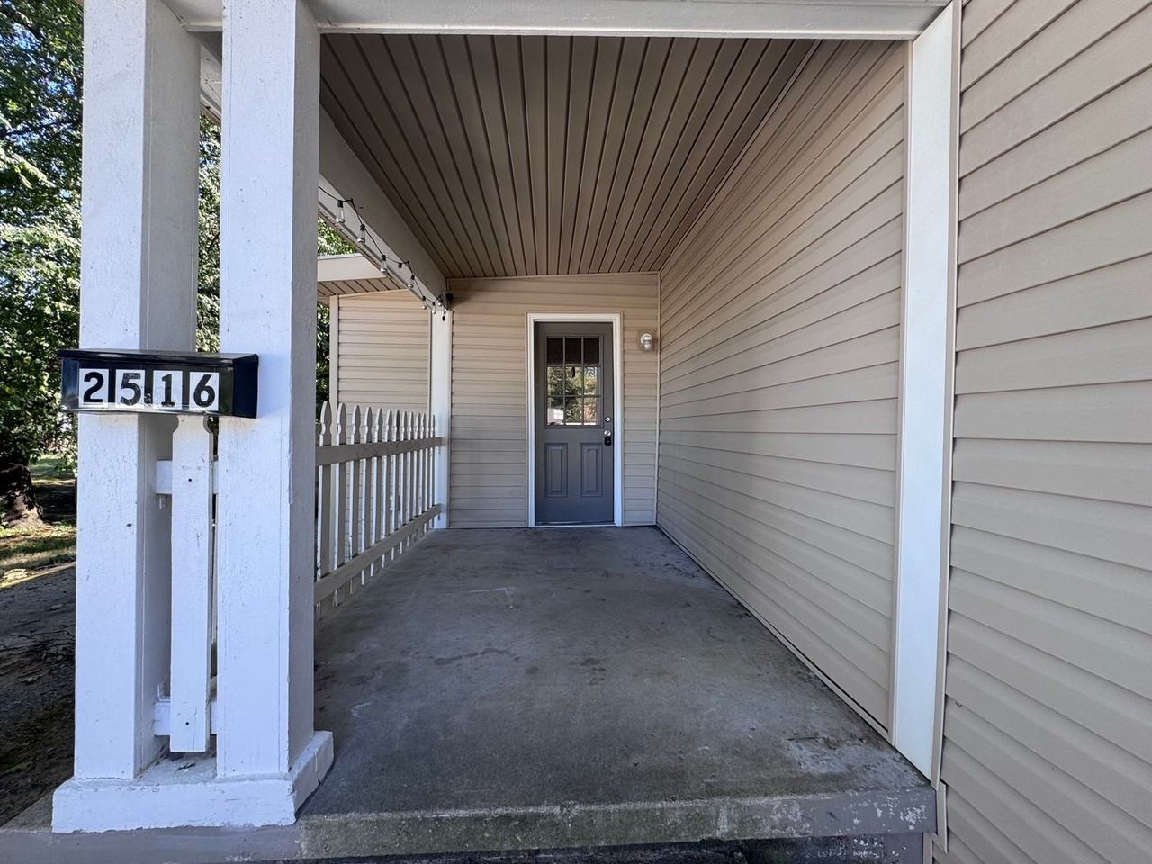 2516 Adams St - Photo 2 of 20
