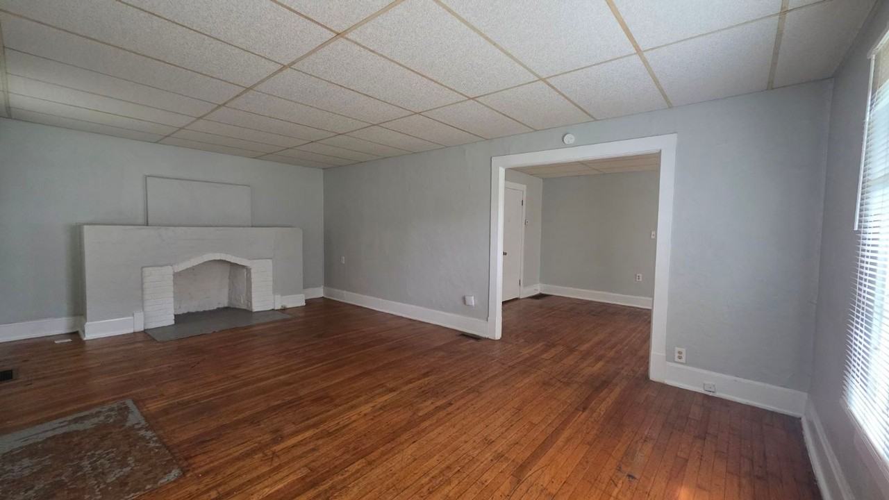 3829 Mersington Ave - Photo 3 of 14