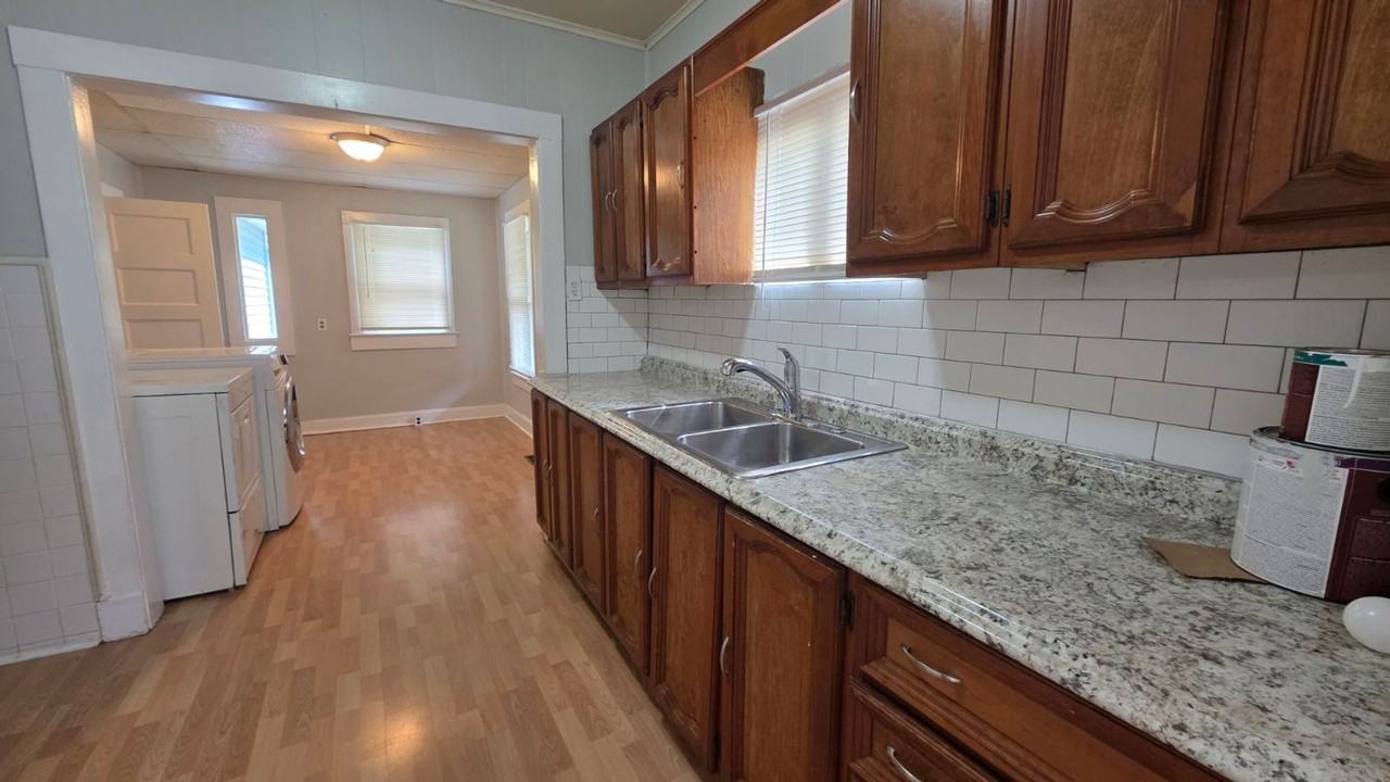 3829 Mersington Ave - Photo 4 of 14