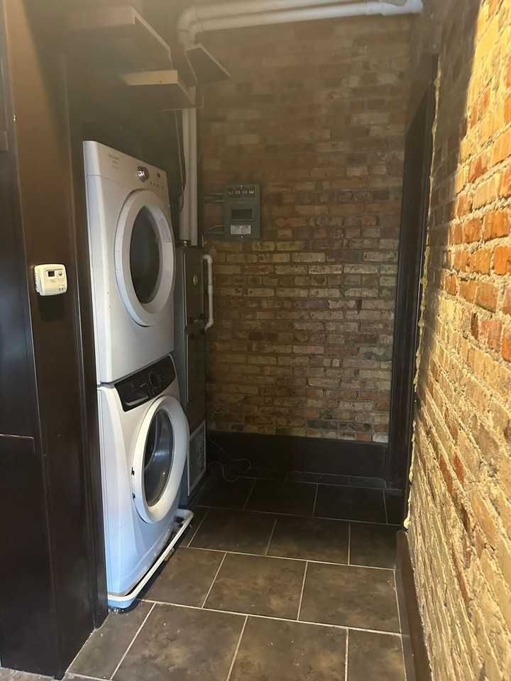 110 E. Allegan Lofts (Accord Management LLC) - Photo 3 of 9