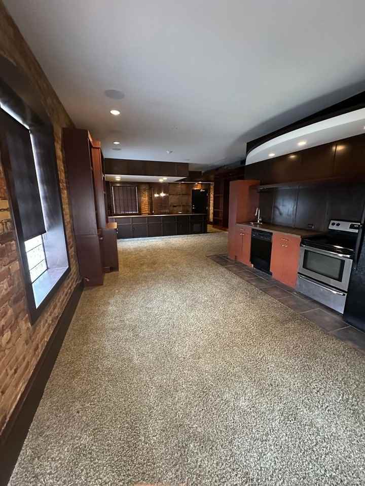 110 E. Allegan Lofts (Accord Management LLC) - Photo 4 of 9
