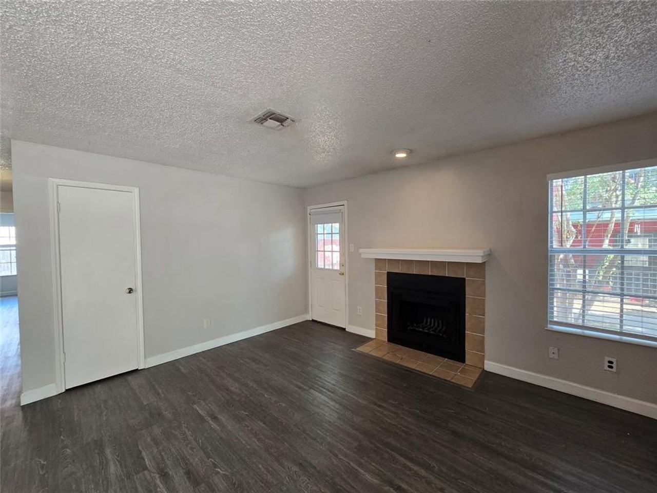 4304 4304 Duval Road Austin TX 78759 - #B - Photo 5 of 19