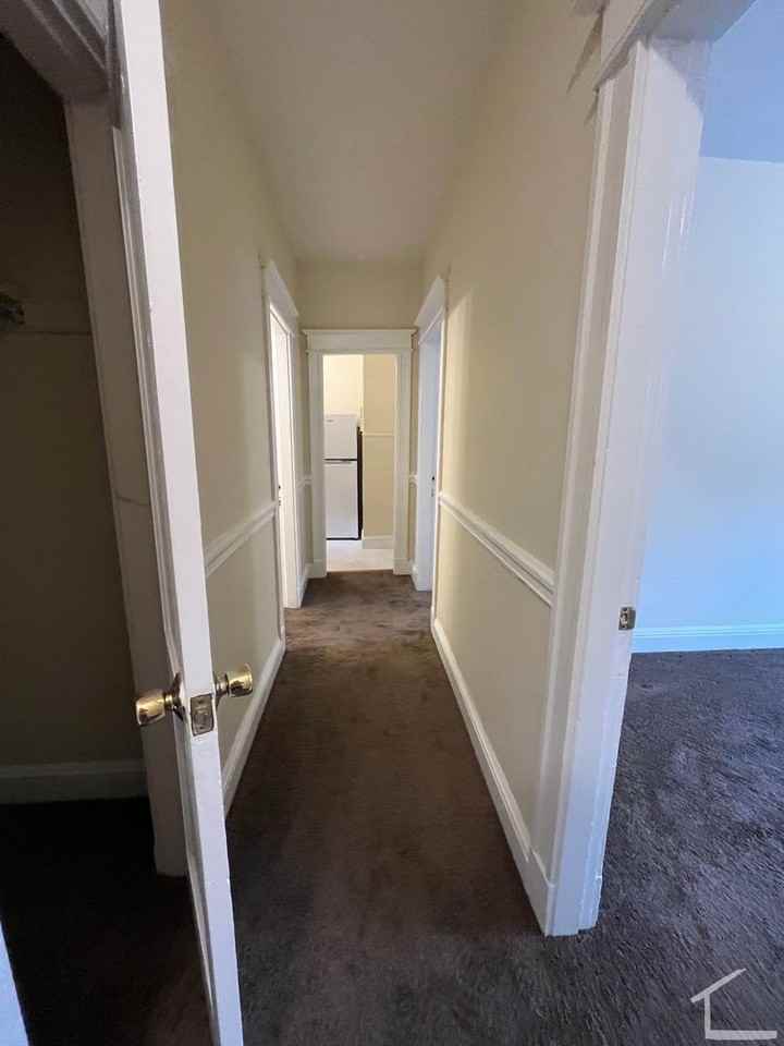 68 Woodstock Ave - Photo 6 of 16