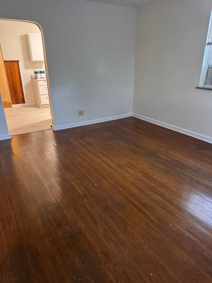 1314 Franklin Ave - Photo 3 of 10