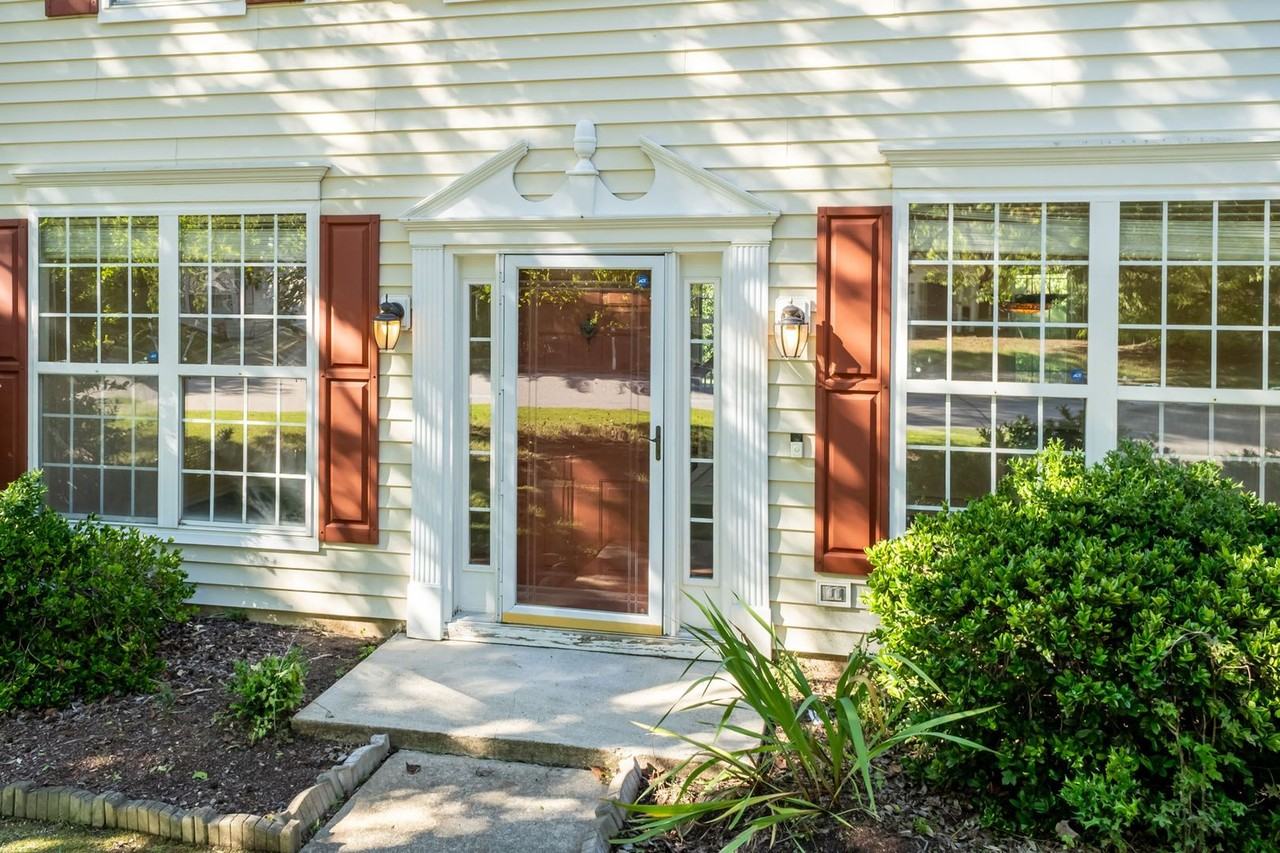 204 Sherwood Forest Pl - Photo 4 of 45