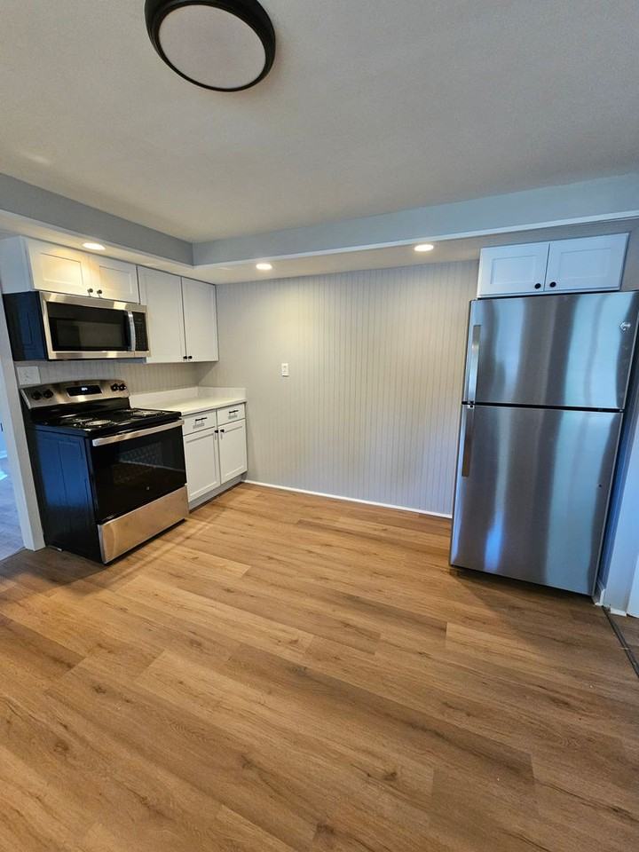 150 S. Winchester St - Photo 2 of 15