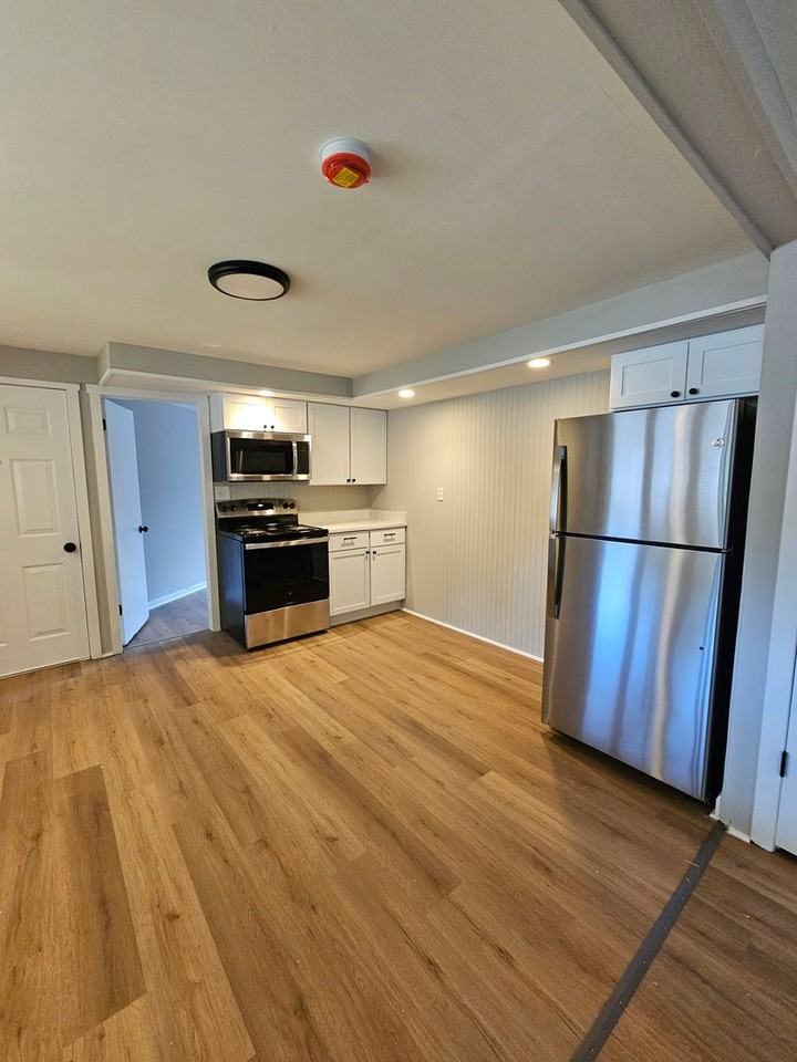 150 S. Winchester St - Photo 4 of 15