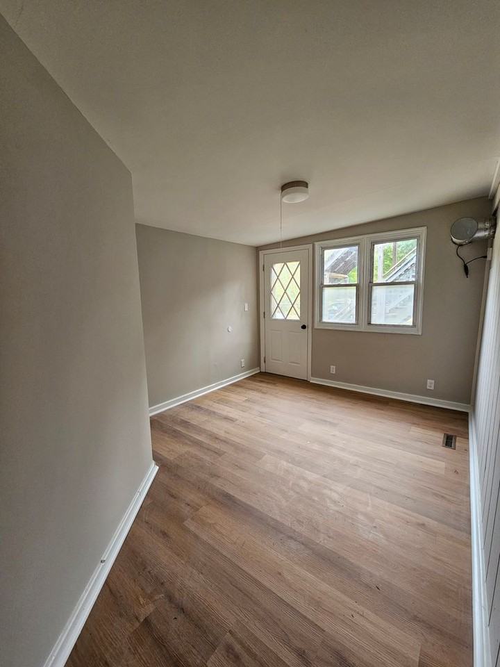 150 S. Winchester St - Photo 6 of 15