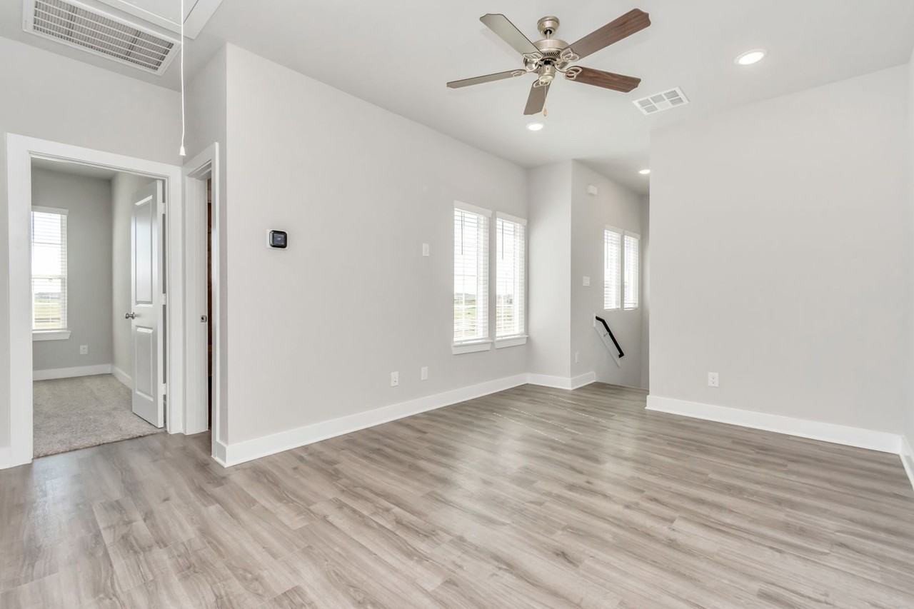 21015 Montego Breeze Ln - Photo 3 of 32