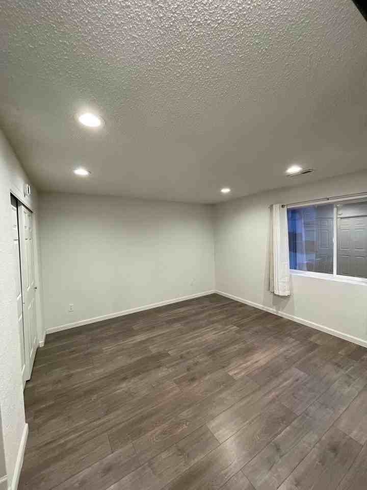 1197 S Sherman St - Photo 5 of 8