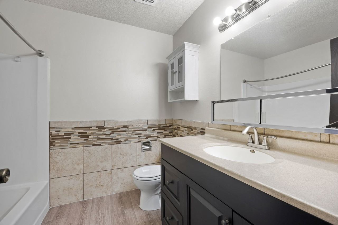 1903 E Creston Ave - Photo 3 of 14