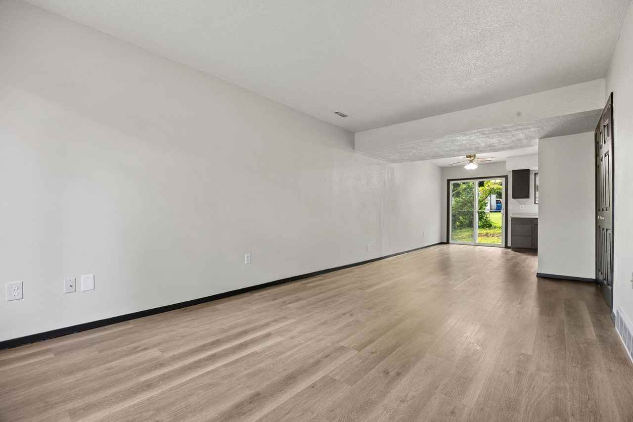 1903 E Creston Ave - Photo 4 of 14