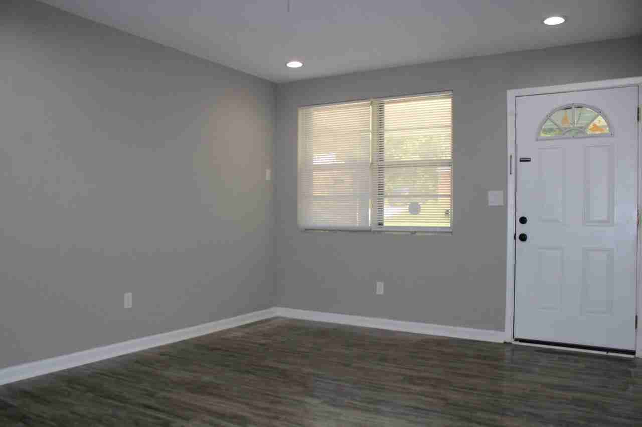 3419 Lucie St - Photo 5 of 41