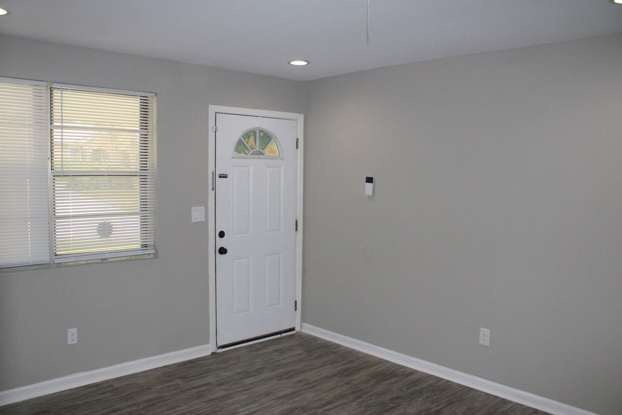 3419 Lucie St - Photo 6 of 41