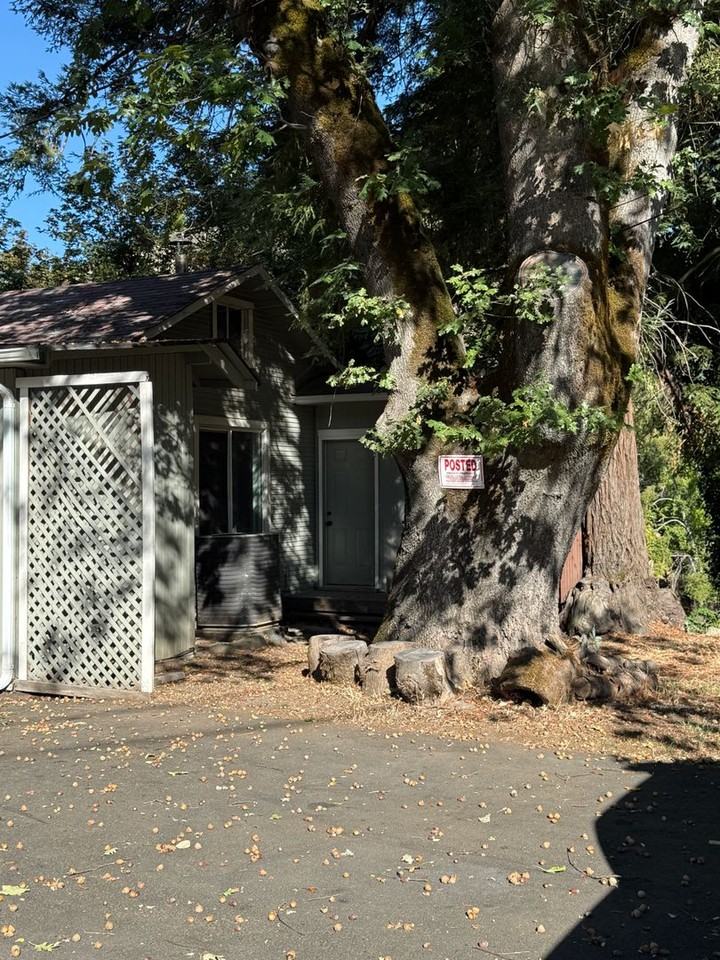 454 Rogue River Hwy - Photo 2 of 29