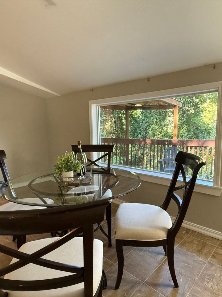 454 Rogue River Hwy - Photo 4 of 29