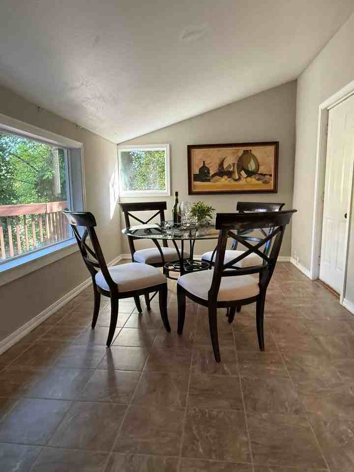 454 Rogue River Hwy - Photo 5 of 29