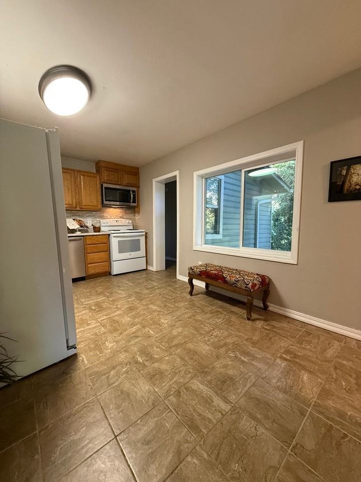 454 Rogue River Hwy - Photo 7 of 29