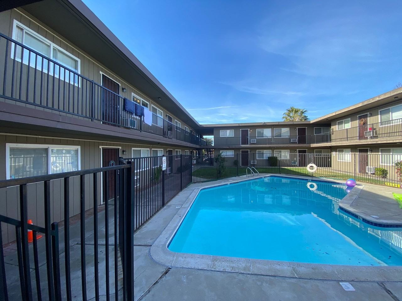 1017 H St, Antioch - Photo 4 of 11