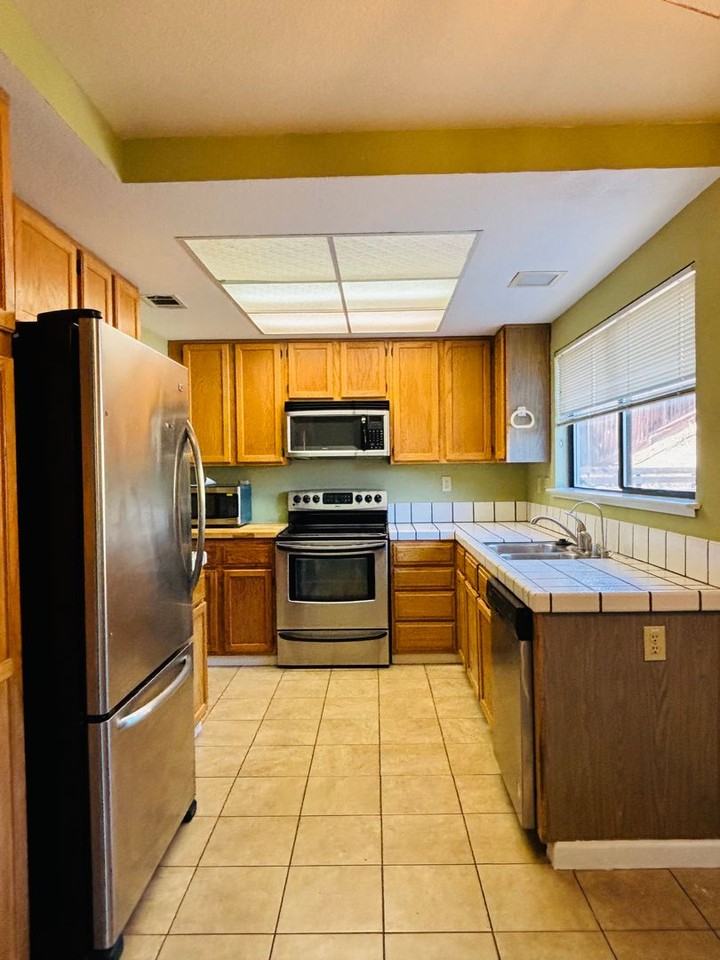 2444 Mainsail Ct - Photo 6 of 21