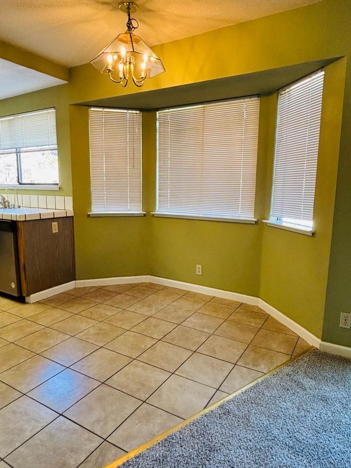 2444 Mainsail Ct - Photo 7 of 21