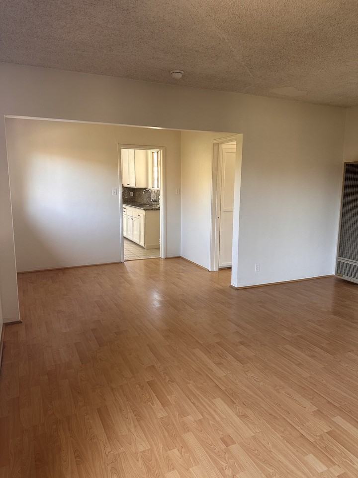 1137 N Verdugo Rd #1137 - Photo 3 of 13