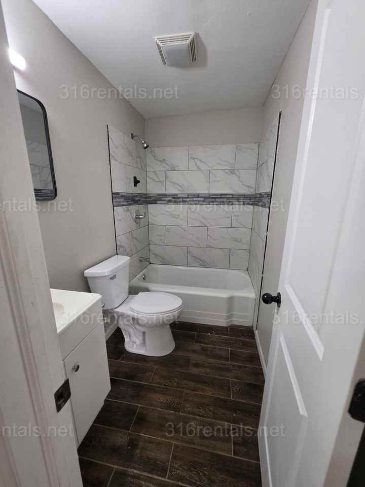 714 N Ash St - Photo 6 of 8