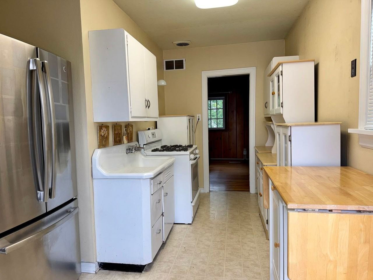 126 S 8th Ave - Photo 2 of 8