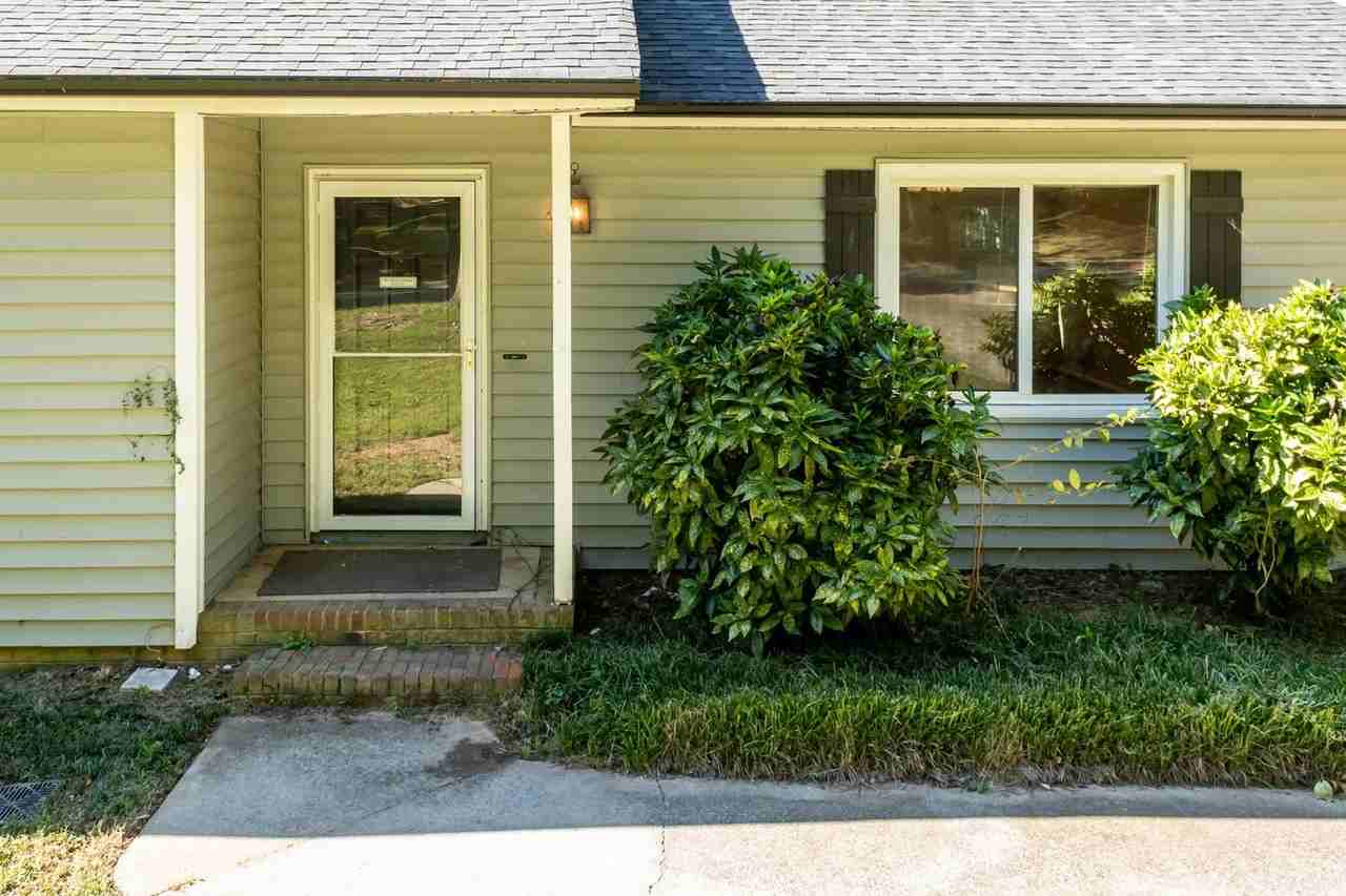 102 Mcintosh Ct - Photo 4 of 32