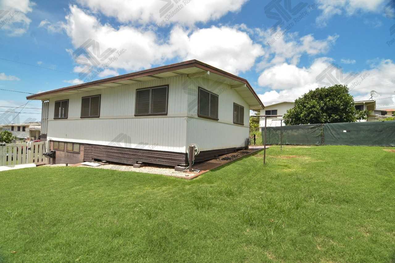 942 Upalu St - Photo 4 of 25