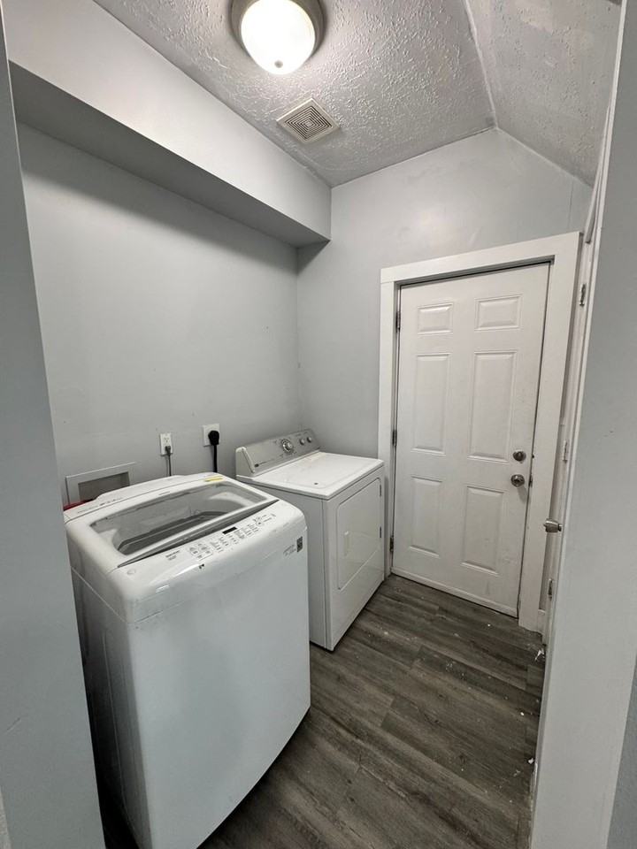 4515 8th Ave - Photo 5 of 16