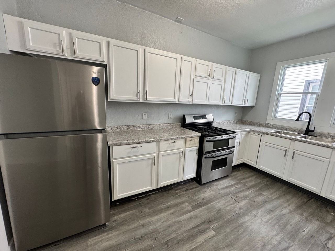 4515 8th Ave - Photo 6 of 16