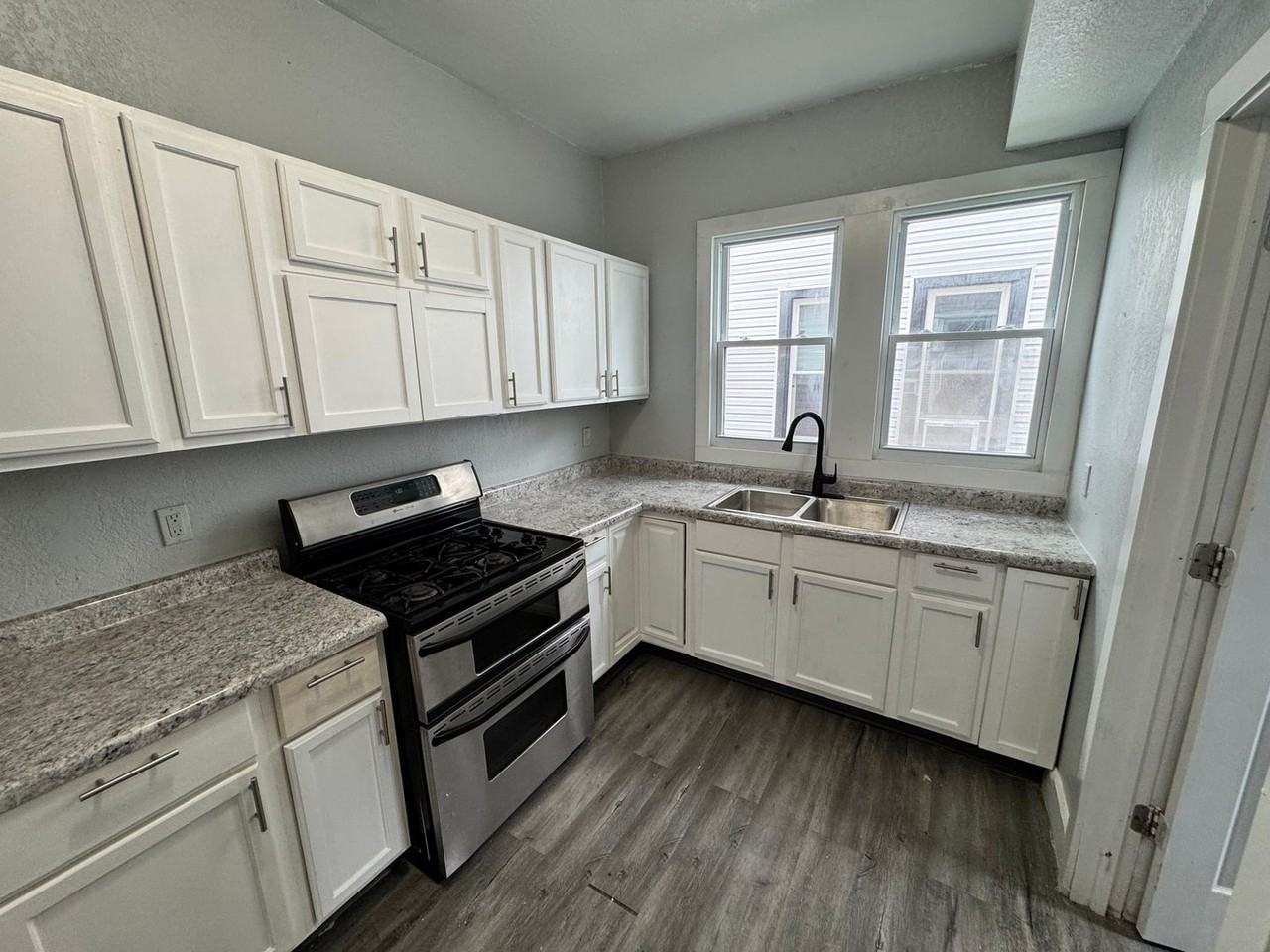 4515 8th Ave - Photo 7 of 16