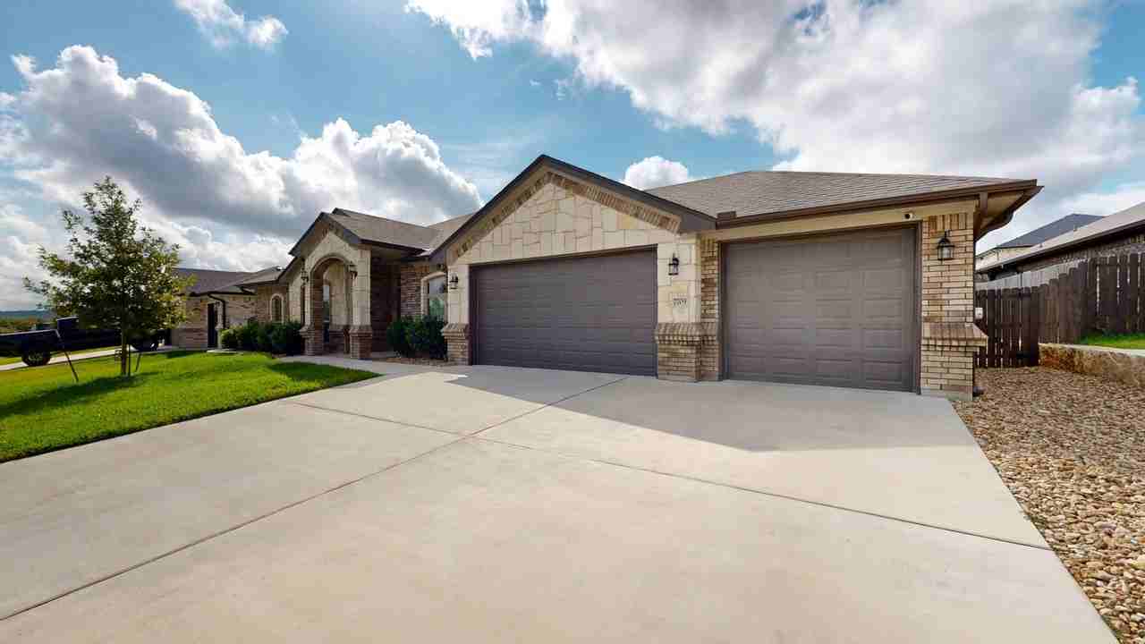 7709 Silicon Dr - Photo 2 of 44