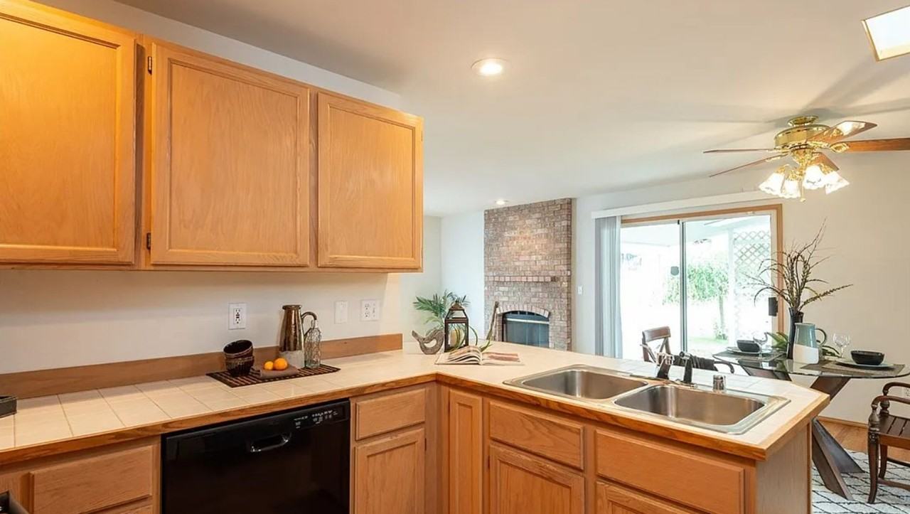 11831 Se 218th Pl - Photo 5 of 32