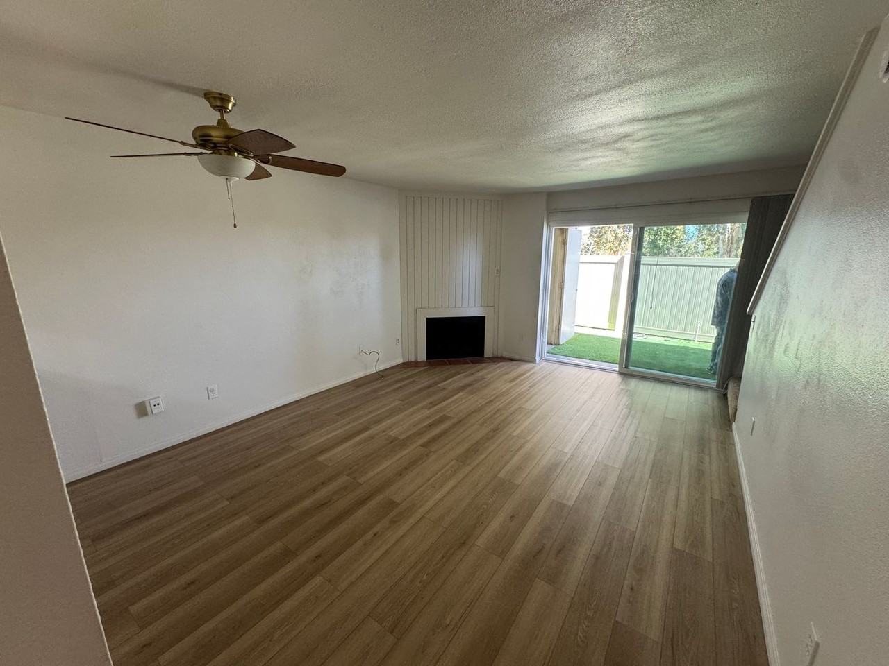 242 S Pierce St - Photo 4 of 22