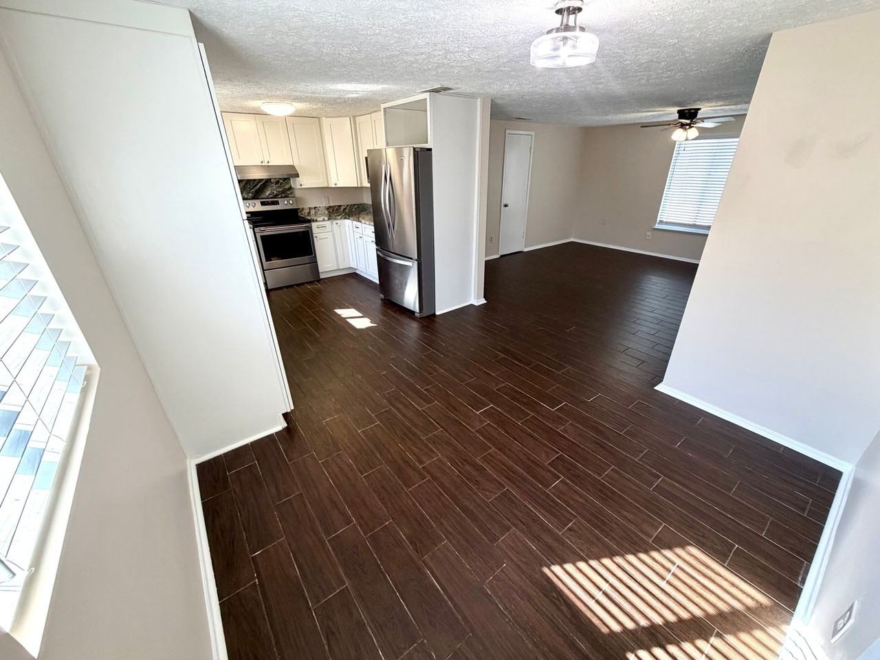 6210 Pridgen St - Photo 5 of 21
