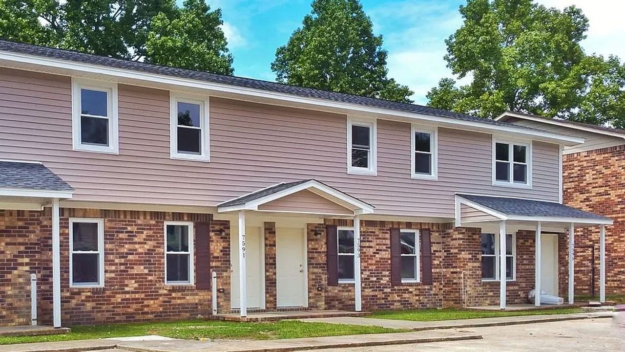 7591 Hunters Ridge Ln - Photo 2 of 21